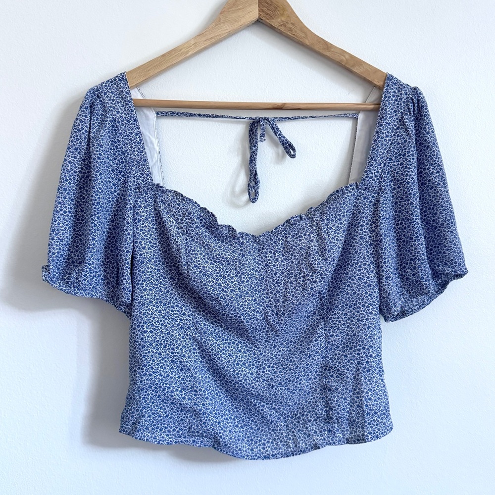 Abercrombie & Fitch Floral Dainty Top Size Small Blue White Crop Blouse Vacation